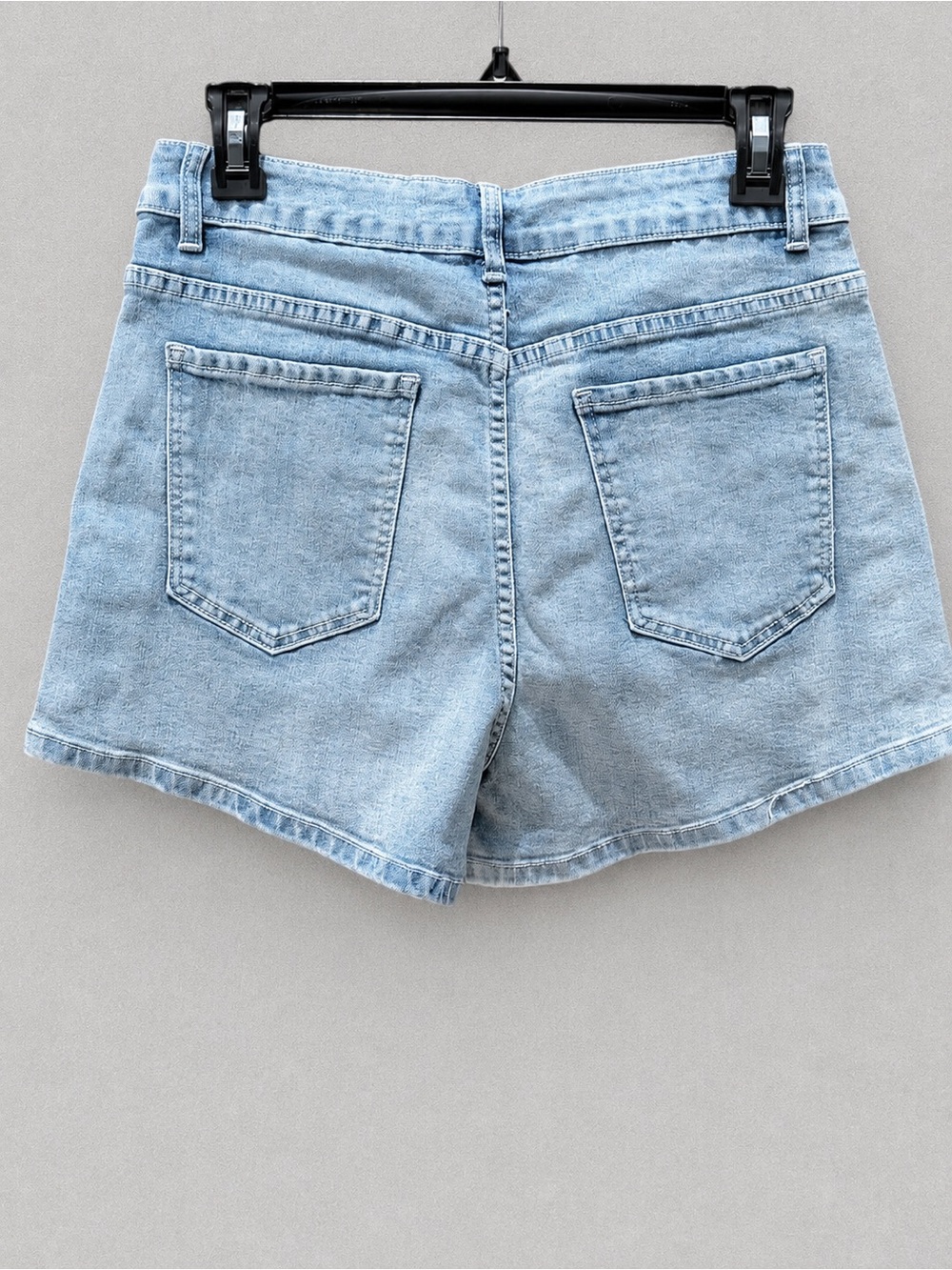 Hayden LA Juniors Light Wash Colorblock Denim Shorts Size L NWT - Picture 3 of 5